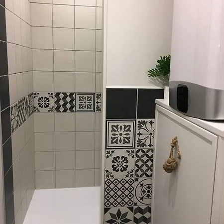 D'une Avec Wifi A Apartment
